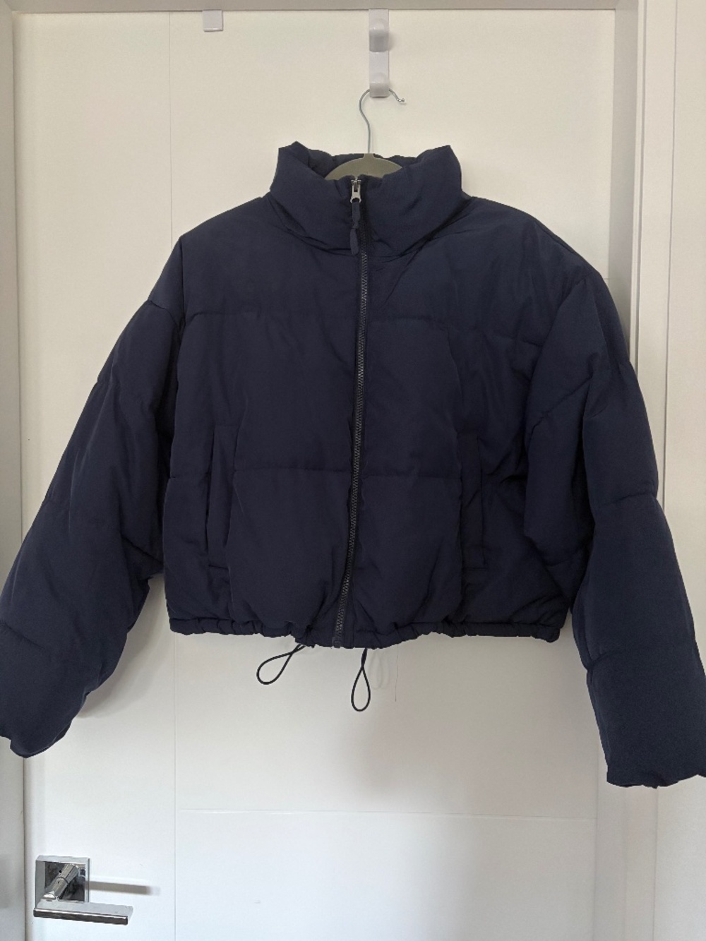 Dark Blue H&M short puffer jacket. Size Medium